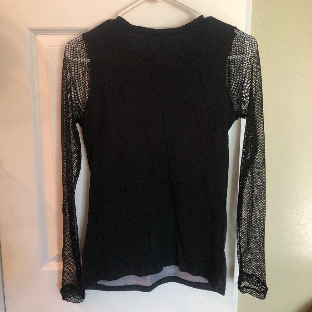 Hot Topic Harley Joker Fishnet Sleeve Top - Picture 3 of 4